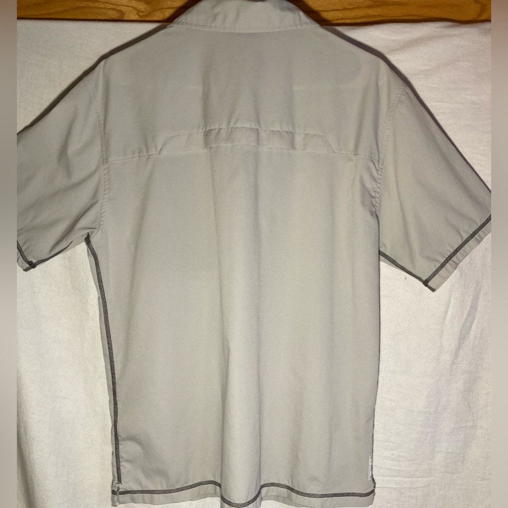 Merrell back vented button down - Picture 2 of 8